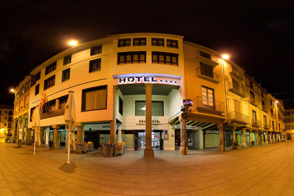 Gran Hotel Ciudad De Barbastro Exterior photo